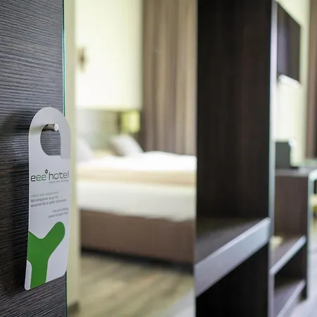 Eee Hotel